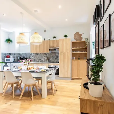 #34 Lamartine 3 Bdrs Ac Balcony 10mins Walk To Old Town דירה *