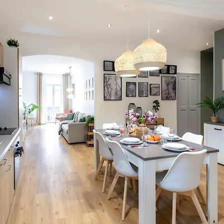 #34 Lamartine 3 Bdrs Ac Balcony 10mins Walk To Old Town דירה