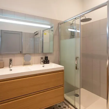 Lägenhet #34 Lamartine 3 Bdrs Ac Balcony 10mins Walk To Old Town